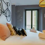 Dos de Mayo Loft by Valcambre